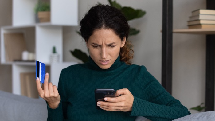 How do phone scams work?